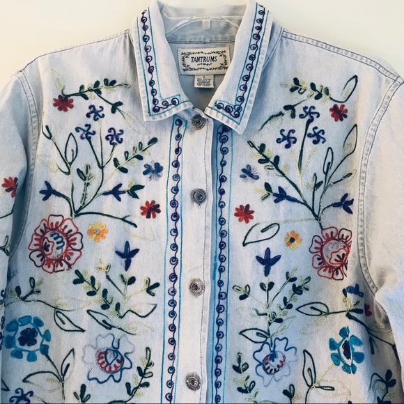 Vintage Floral Embroidered Light Wash Jean Jacket - Picture 2 of 8